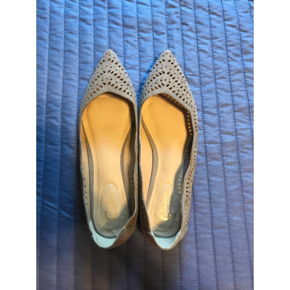 NWOT Beige Comfort Flats 10